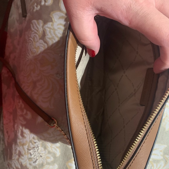 Michael Kors Jet Set Item Large East West Zip Crossbody Leather light brown - Picture 4 of 7